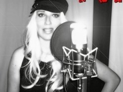 ReverbNation profile picture for @yvi