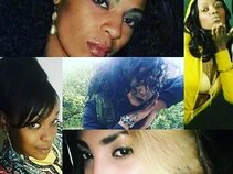 Katauna Bella/ pretty hood