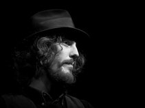 Ian Thomas