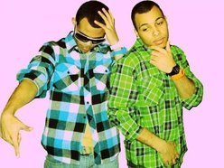 ReverbNation profile picture for @apply