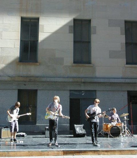 ReverbNation profile picture for @handshake