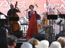 Betty Baxter Satin Sounds