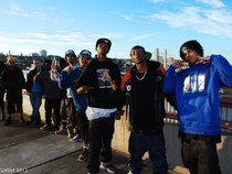 2ThumzUpEnt