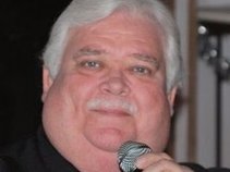 Round Man Of Sound From Nederland Town