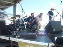 DEEP COVER BAND