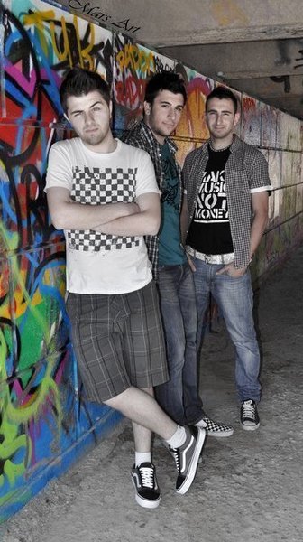 ReverbNation profile picture for @crashing
