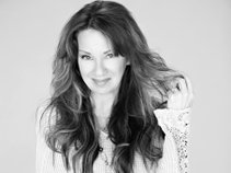 Laura Mac