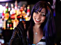 Nikki Briar