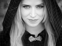 Jonina Aradottir (Nóní music)