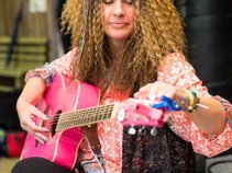 Jennifer B & the Groove