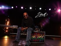 E.Pruitt Bassist