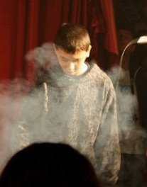 Katta erkak va yosh qizning jinsiy aloqa videosi