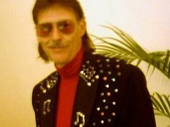 Bobby Dee/OFFICIAL SITE.