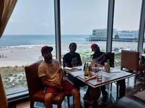 (Dinner Thievez) presents Starvin Artist