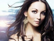 Ricki-Lee OFFICIAL