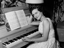 Grandma Was A Hottie!!