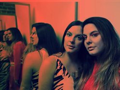 The AM (Acoustic Minds)