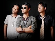 KAYU band