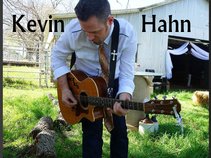 Kevin Hahn THE FEATHERS