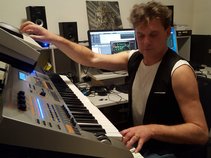 DCMusicCRO - Songwriter / Solo Musician