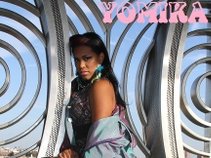 YOMIKA