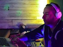 Super DJ Jay Dee