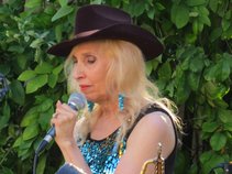 Annette Hills