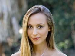 Porno qora tanlilar semiz yosh ayollarni sikishadi