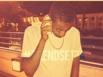 YoungJHollyWood