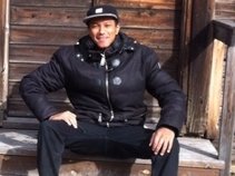 Wally-E aka Black Elvis