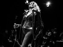 ZOE SCHWARZ BLUE COMMOTION