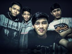 LITTLE HEROES