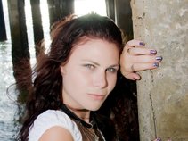 Amanda Halloran - SOLO ARTIST