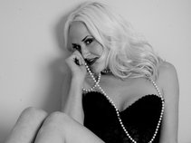 Alixcia & the "Dirty Lil' Rock Band"