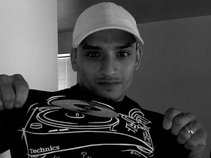 Dj LiL Cease on the 1's, 2's & 3's!