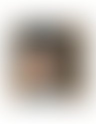 Edie daponte headshot 1 cropped