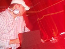 DJ Pullout
