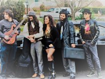 Leilani & The Distractions