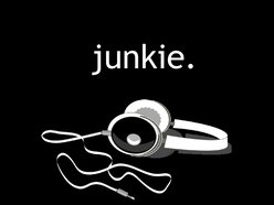 ReverbNation profile picture for @junkie