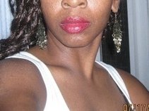 Lyric LaúRence