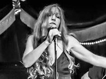 Lea Renard and the Junkyard Dogs