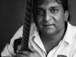 Neshen Teeroovengadum & Friends