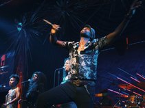LEON & THE PEOPLES
