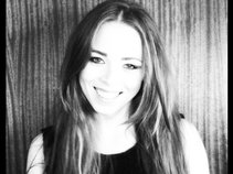 Marie Fox - Vocalist