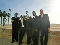 Los Straitjackets