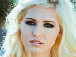 Nicki Taylor