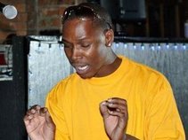 LARRY POET XTRA ORDINAIR QUINNEY