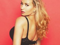 Nicole Night Official