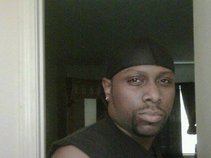 DJ E