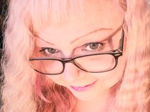Jammy Louise Hostess of DaRanged